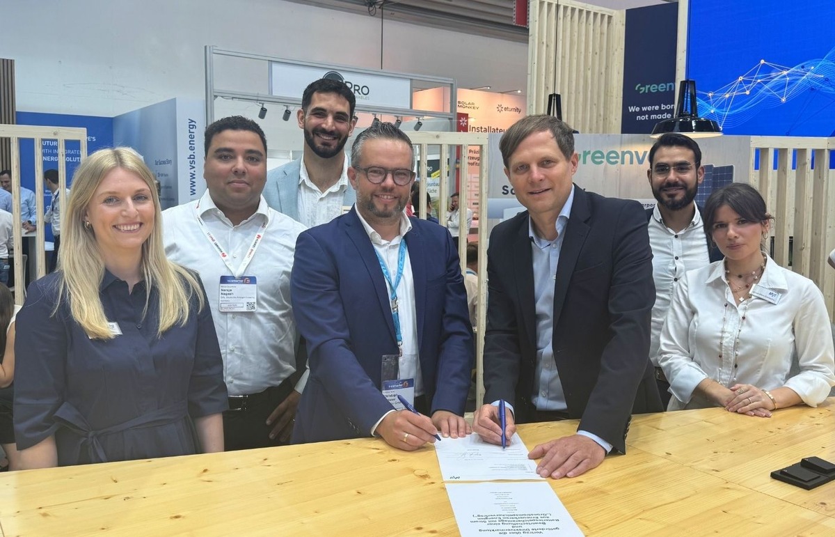 Auftakt einer langfristigen Zusammenarbeit: MVV Trading und MaxSolar schließen ersten Festpreis-Vertrag für die hybride Vermarktung einer grünen PV/BESS-Co-Location