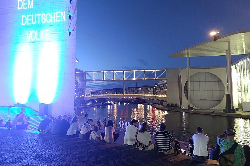 Lichtinstallation am Deutschen Bundestag