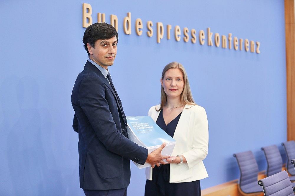 Vorstellung des Gutachtens zu einer möglichen Verfassungswidrigkeit der AfD am 25.06.2026