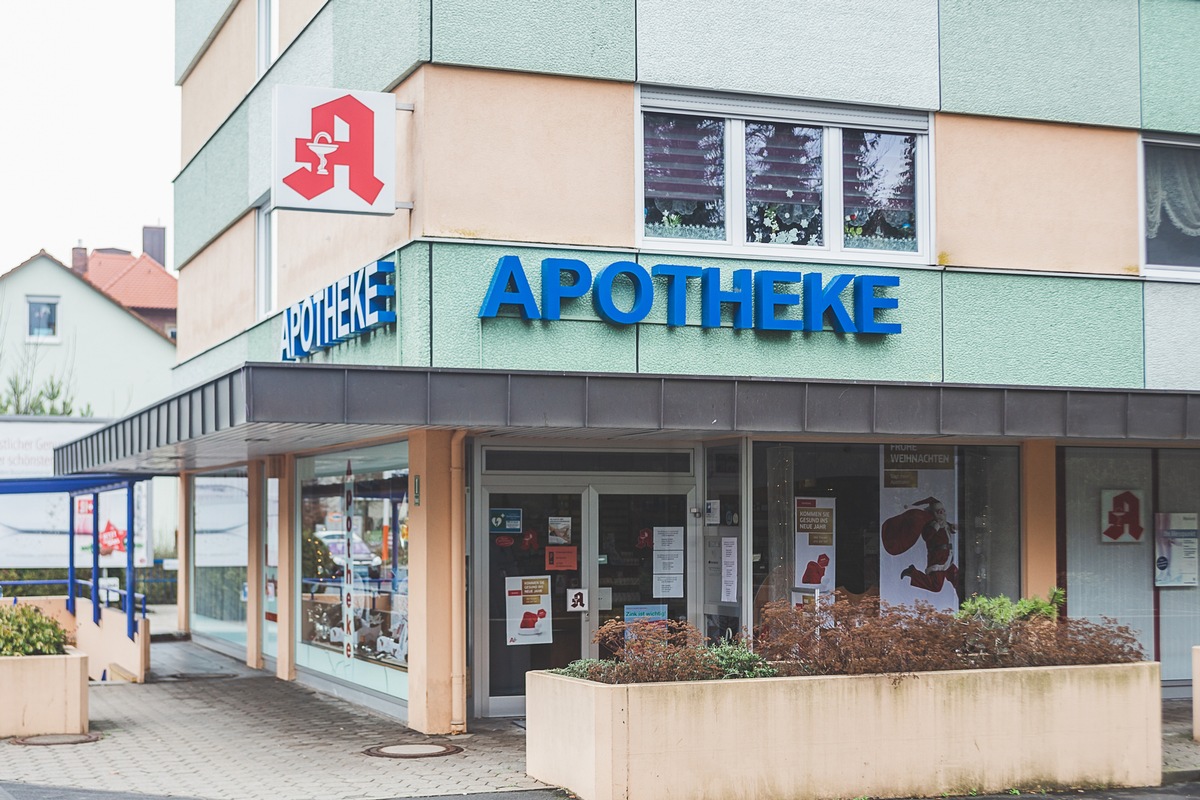 Vier neu eröffneten Apotheken im ersten Halbjahr stehen 14 Schließungen gegenüber / Trend seit 25 Jahren
