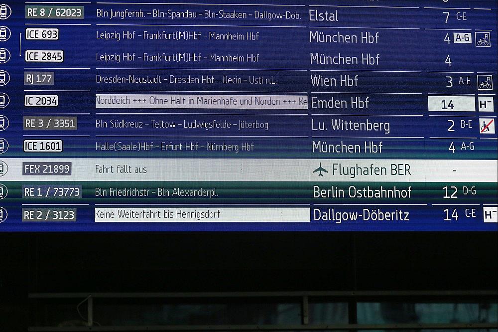 Anzeigetafel bei der Deutschen Bahn (Archiv)