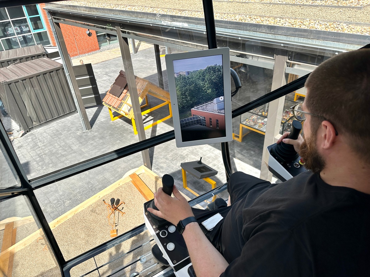 Arbeiten, wo andere wohnen / Neue DASA-Ausstellung macht den Hochbau zum Mitmach-Erlebnis presseportal.de