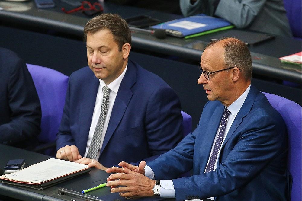 Lars Klingbeil und Friedrich Merz (Archiv)