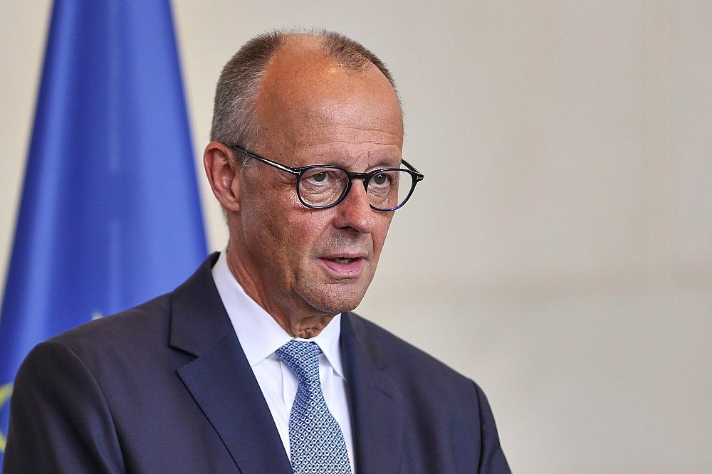 Bundeskanzler Merz gratuliert Burnham zum Start als Premierminister