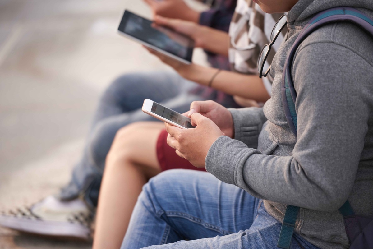 Ein Viertel der Kinder spricht mit KI, um Ärger, Urteile oder Sorgen bei Eltern zu vermeiden presseportal.de