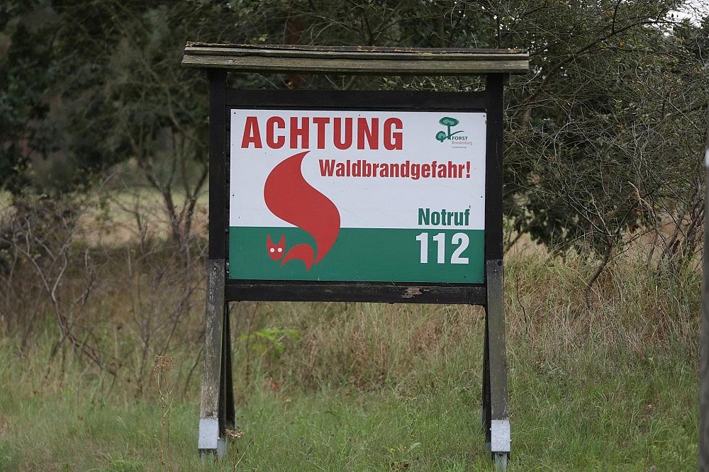 Hinweis auf Waldbrandgefahr (Archiv)