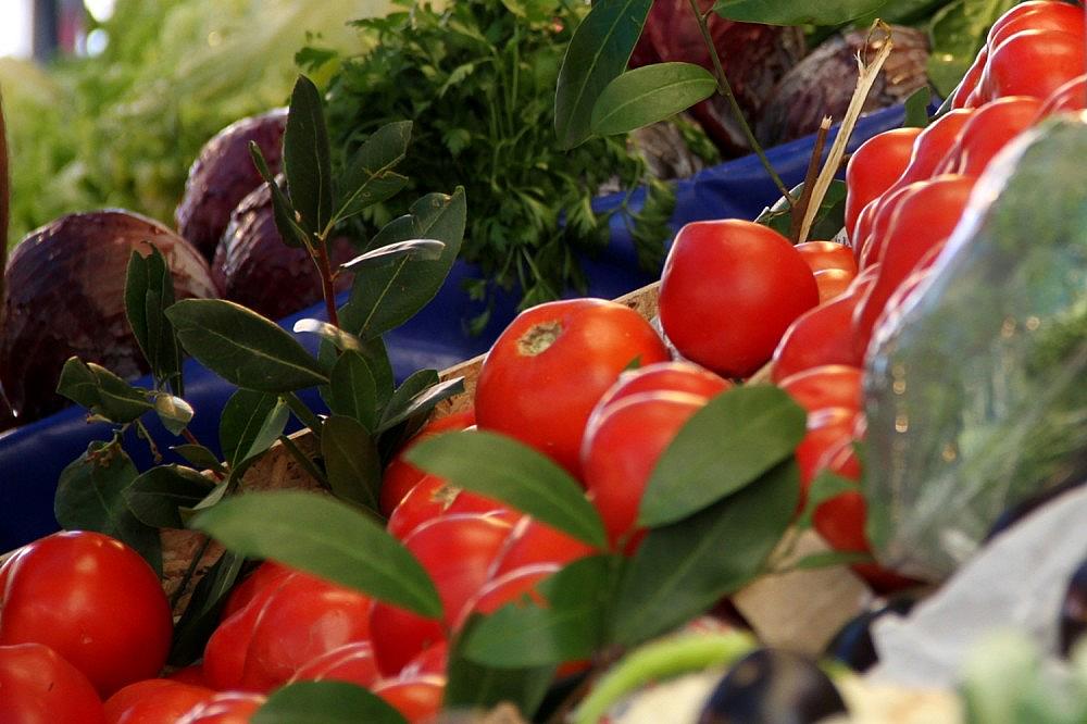 Tomaten an einem Gemüsestand (Archiv) via dts Nachrichtenagentur