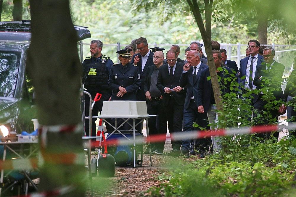 Alexander Dobrindt und Kai Wegner am Tatort der CSD-Todesfahrt via dts Nachrichtenagentur