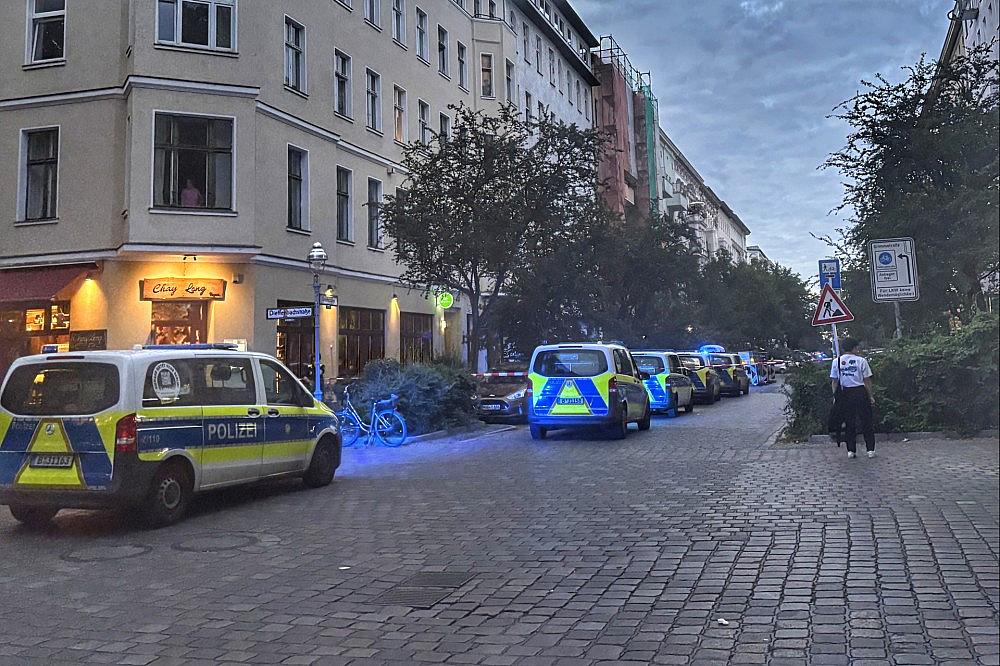 Polizei in der Berliner Graefestraße am 07.08.2026