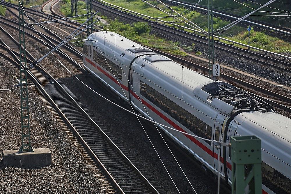 ICE auf Bahnstrecke (Archiv) via dts Nachrichtenagentur