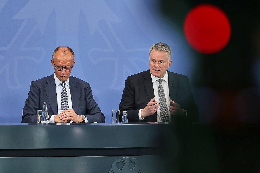 Friedrich Merz und Gordon Schnieder (Archiv)