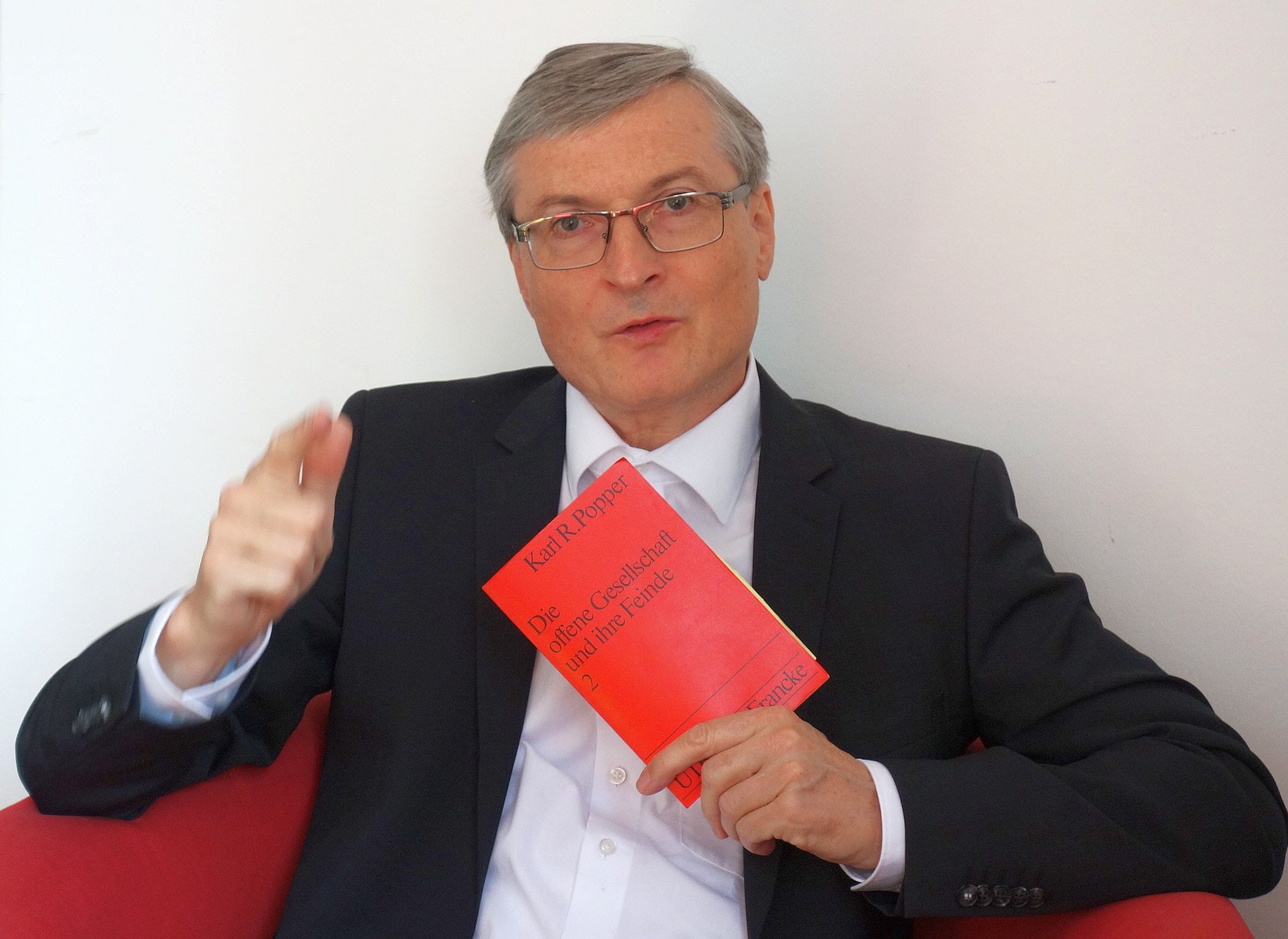 Hubert Thurnhofer kritisiert ZZF-G ethos.at über pressetext.de