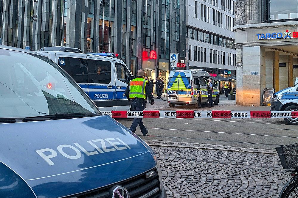 Auto fährt in Leipzig in Menschenmenge (Archiv) via dts Nachrichtenagentur