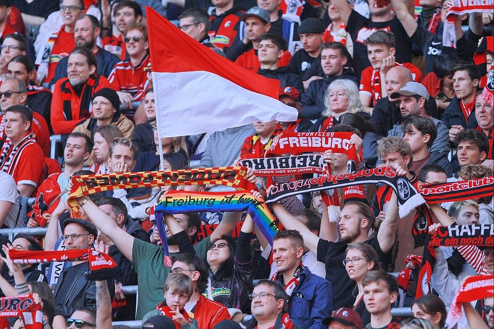 Fans des SC Freiburg (Archiv) via dts Nachrichtenagentur