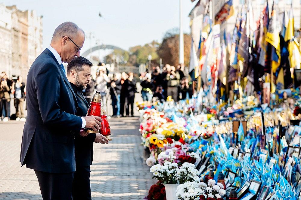 Friedrich Merz und Wolodymyr Selenskyj am 04.10.2026 Bundesregierung/Tobias Koch via dts Nachrichtenagentur