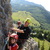 Der Bad Hindelanger Tourismusdirektor Maximilian Hillmeier mit seinen Kindern Jakob (6) und Julius (9) in der Kletterwand. - Foto: Bad Hindelang Tourismus
