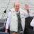 Juan Carlos, Altkönig von Spanien, winkt vom Segelboot «Bribon» ans Land. - Foto: Raúl Terrel/EUROPA PRESS/dpa