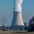 Wasserdampf steigt aus dem Kühltum des Kernkraftwerks Isar 2. Laut Atomgesetz soll die endgültige Abschaltung des Kraftwerkes am 15. April erfolgen. - Foto: Armin Weigel/dpa