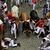 Die berühmteste Stierhatz Spaniens findet in Pamplona statt. (Archivbild) - Foto: Alvaro Barrientos/AP/dpa