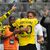 Dortmunds Anthony Modeste (M) ist nach seinem Treffer zur Seitenlinie gelaufen und jubelt mit seinem Cheftrainer Edin Terzic. - Foto: Soeren Stache/dpa