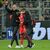 Bayern Münchens Alphonso Davies (M) musste nach einem Treffer am Kopf ausgewechselt werden. - Foto: David Inderlied/dpa