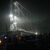 Rettungskräfte sind bei Dunkelheit im Einsatz, nachdem eine Brücke über dem Machchu-Fluss eingestürzt ist. - Foto: Rajesh Ambaliya/AP/dpa