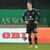 HSV-Spieler Miro Muheim steht nach dem Abpfiff enttäuscht auf dem Rasen. - Foto: Daniel Karmann/dpa