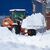 Mitarbeiter des Winterdienstes räumen in Buffalo Schnee weg. - Foto: Joshua Bessex/AP/dpa
