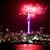 Ein Feuerwerk über dem Sky Tower im Zentrum von Auckland beim  Jahreswechsel an Silvester. - Foto: Uncredited/NZ Herald/dpa