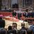 Der Leichnam des verstorbenen emeritierten  Papst Benedikt XVI. ist im Petersdom öffentlich aufgebahrt. - Foto: Michael Kappeler/dpa