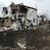 Ein Raketenangriff hat ein Haus im ukrainischen Hlewacha schwer beschädigt. - Foto: Roman Hrytsyna/AP/dpa