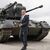 Von Helmen zu Panzern: Die Qualität der Waffenlieferungen an die Ukraine wurde Schritt für Schritt gesteigert. - Foto: Marcus Brandt/dpa/Archiv