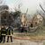 Feuerwehrleute und Rettungskräfte in der Nähe der völlig zestörten Klinik in Dnipro. - Foto: J. Daniel Hud/ZUMA/dpa