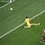 Im Fallen schiebt Weltmeister Paulo Dybala (r) den Ball zum 1:0 an Bounou (l) vorbei ins Tor. - Foto: Darko Vojinovic/AP