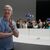 Apple-Chef Tim Cook bei der Ankündigung neuer Produkte auf dem Apple-Campus in Cupertino. - Foto: Jeff Chiu/AP/dpa