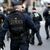 Französische Polizisten im Einsatz. In der ostfranzösischen Stadt Annecy wurden mehrere Kinder mit attackiert (Symbolbild). - Foto: Christophe Ena/AP/dpa