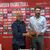 Pablo Laso (l), neuer Trainer der Basketballer des FC Bayern München, und Marko Pesic, Sportdirektor des FC Bayern, bei der Vorstellung von Laso. - Foto: Christian Kunz/dpa