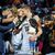 NBA-Commissioner Adam Silver (l) überreicht die MVP-Trophäe an Nuggets-Center Nikola Jokic (M.). - Foto: Jack Dempsey/AP/dpa