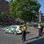 Polizisten sperren eine Kreuzung im Zentrum der englischen Stadt Nottingham. - Foto: Jacob King/PA Wire/dpa