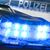 Ein Blaulicht leuchtet auf dem Dach eines Polizeiwagens. In Ostfriesland wurde eine Frau getötet. (Symbolbild) - Foto: Friso Gentsch/dpa