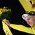 Durch den Sieg geht Adam Yates im Gelben Trikot auf die nächste Etappe. - Foto: Jasper Jacobs/Belga/dpa