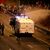 Die Polizei setzt einen Wasserwerfer ein, um Demonstranten zu zerstreuen, die in Tel Aviv demonstrieren. - Foto: Ariel Schalit/AP