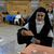Wahllokal in Madrid: Eine Nonne gibt ihre Stimme ab. - Foto: Paul White/AP/dpa