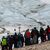 Der Nördliche Schneeferner unweit der Kapelle wird Wissenschaftlern zufolge wohl ab 2030 den Status als Gletscher verlieren. - Foto: Peter Kneffel/dpa
