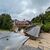 Eingestürzte Brücke in der slowenischen Stadt Stahovica. Im Osten des Landes ist nun ein Staudamm gebrochen. - Foto: Miro Majcen/AP/dpa