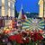 Blumen und Kerzen: Menschen gedenken in Moskau dem toten Söldnerchef Prigoschin. - Foto: Hannah Wagner/dpa