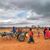 Menschen kommen im somalisch-äthiopischen Grenzgebiet in einem Vertriebenenlager an - sie wurden wegen der Dürre aus ihren angestammten Regionen vertrieben. - Foto: Jerome Delay/AP/dpa
