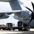 Hilfsgüter des Technischen Hilfswerkes THW werden am Fliegerhorst Wunstorf in ein Transportflugzeug Airbus A400M der Luftwaffe verladen. - Foto: Julian Stratenschulte/dpa