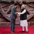 Indiens Premierminister Narendra Modi (r) begrüßt seinen kanadischen Amtskollegen Justin Trudeau anlässlich des G20-Gipfels in Neu Delhi. - Foto: Evan Vucci/AP Pool/AP/dpa