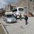 Busse mit Flüchtlingen verlassen ein Auffanglager im Kulturpalast von Goris, der für viele Flüchtlinge aus Berg-Karabach die erste Anlaufstation ist. - Foto: André Ballin/dpa
